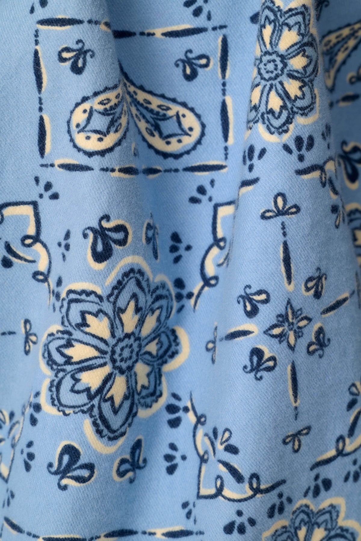 Classic Paisley Bandana Print Flannel Pajama Pants - SOFT CHAMBRAY