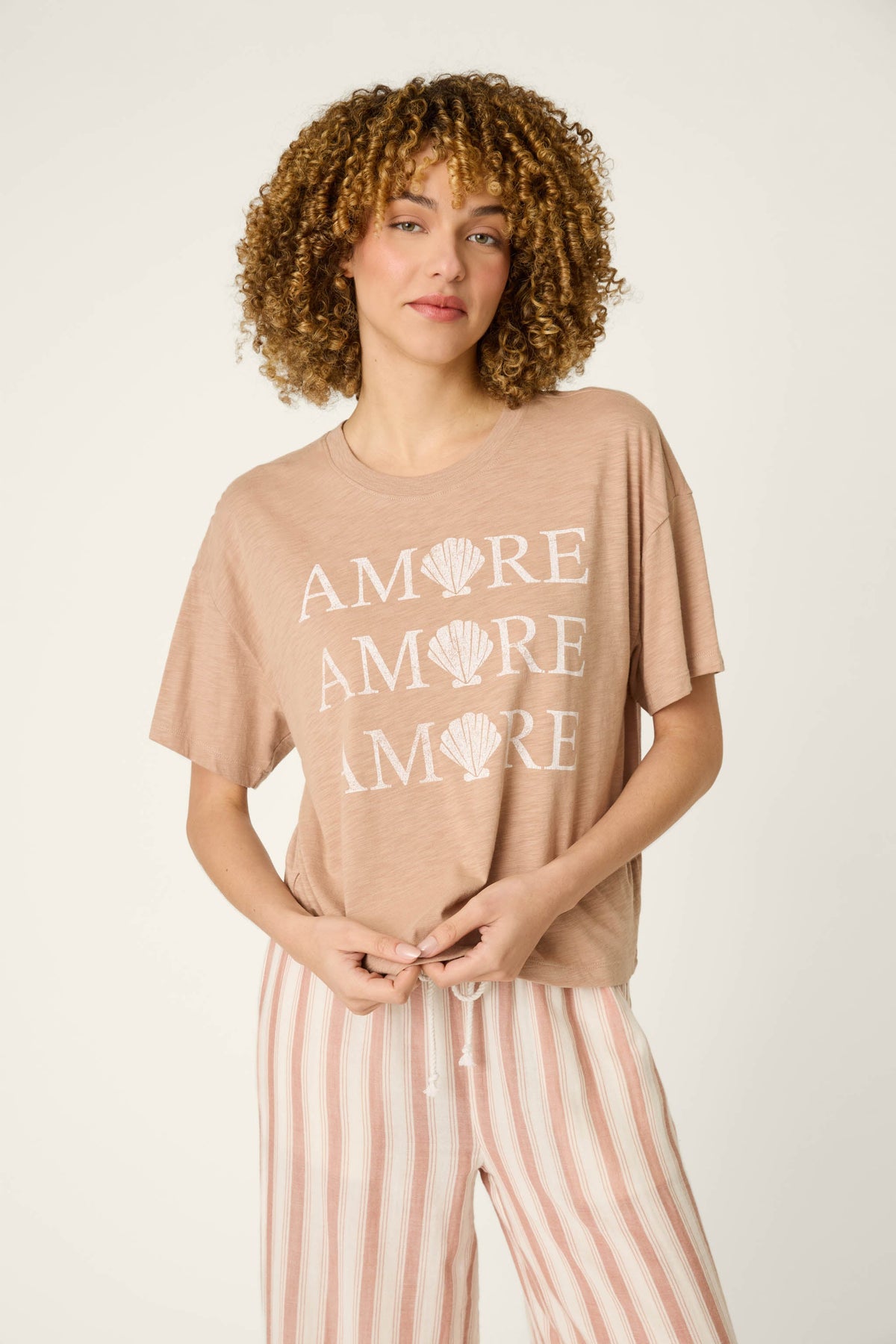 Vino Al Mare That's Amore T-Shirt - WARM TAUPE