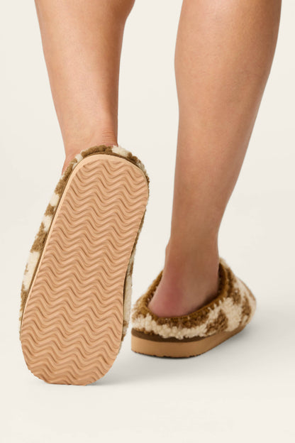 Cheetah Bonita Dreams Cheetah Print Fleece Slippers - PORCINI